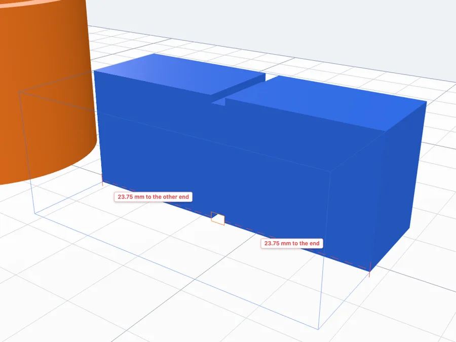 An upright groove running over the top and under the bottom of the box